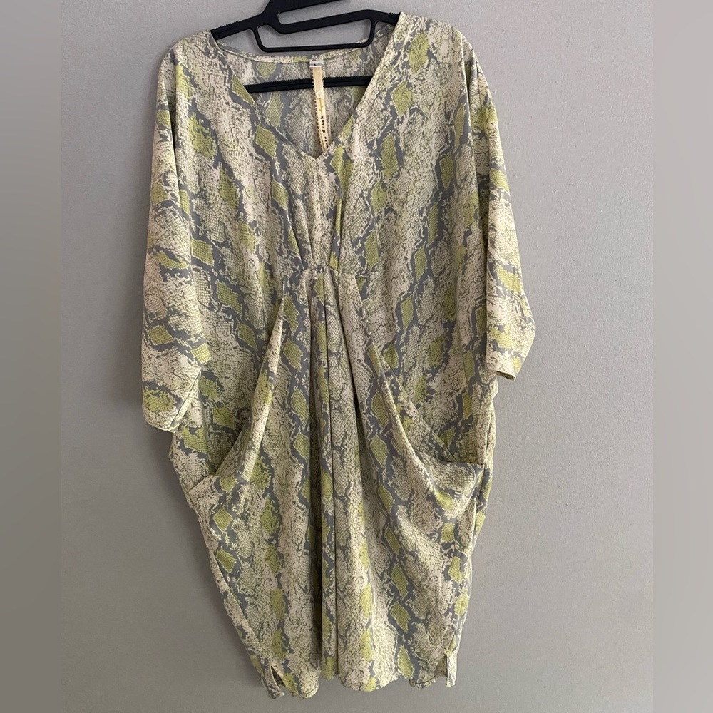 Uncle Frank - snake print dress with pockets, lightweight, green and gray